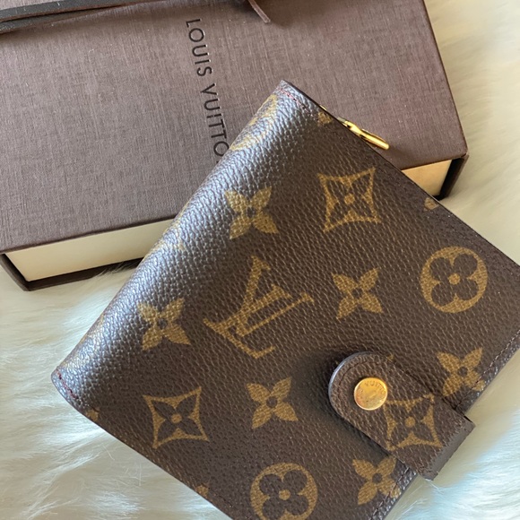 🛑SOLD🛑 Authentic Louis Vuitton Compact Wallet - Picture 6 of 12